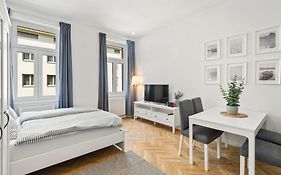 Bright&Quiet Apartments, Just 10 Minutes to U4, U6&Schönbrunn Palace